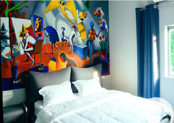 确山对于酒店的墙体彩绘而言更注重哪些方面？