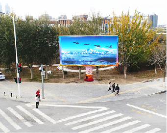 确山户外大屏广告投放要点。